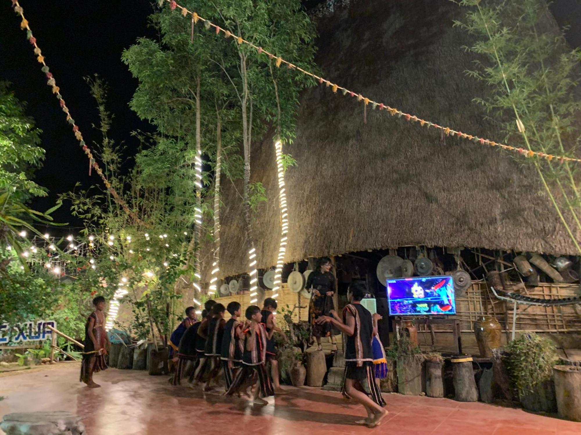 Khu Du Lich Sinh Thai, Nghi Duong Homestay Hoang Anh - Kon Xom Luh Tỉnh Kontum 외부 사진