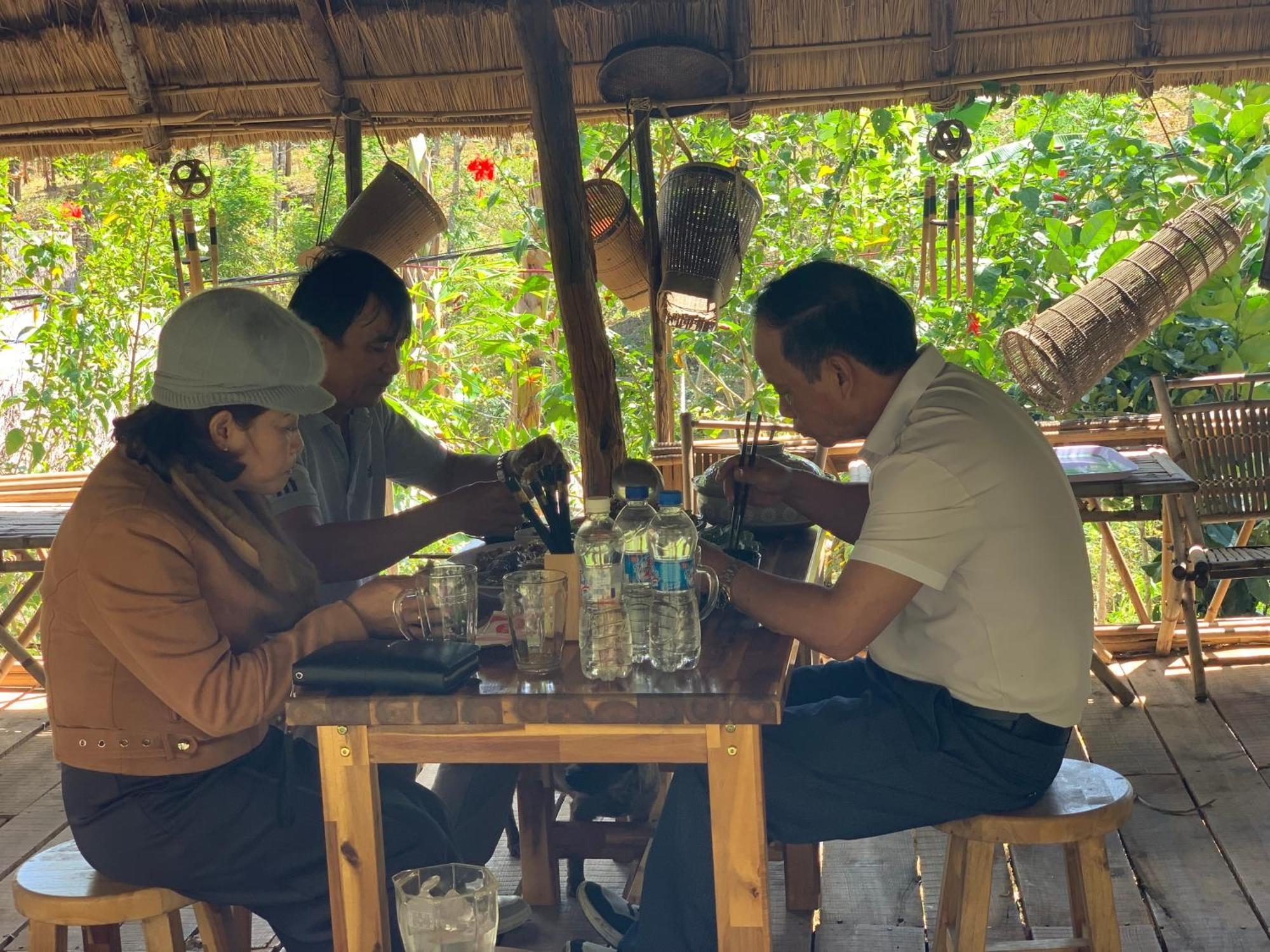 Khu Du Lich Sinh Thai, Nghi Duong Homestay Hoang Anh - Kon Xom Luh Tỉnh Kontum 외부 사진